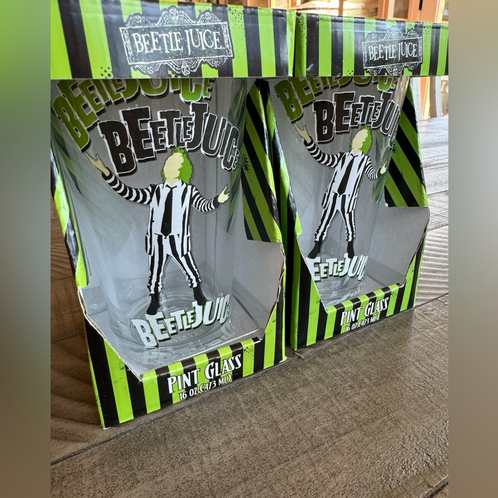 Beetlejuice - Two 16oz Pint Glasses Beetlejuice Beetlejuice Beetlejuice!
(NEW)